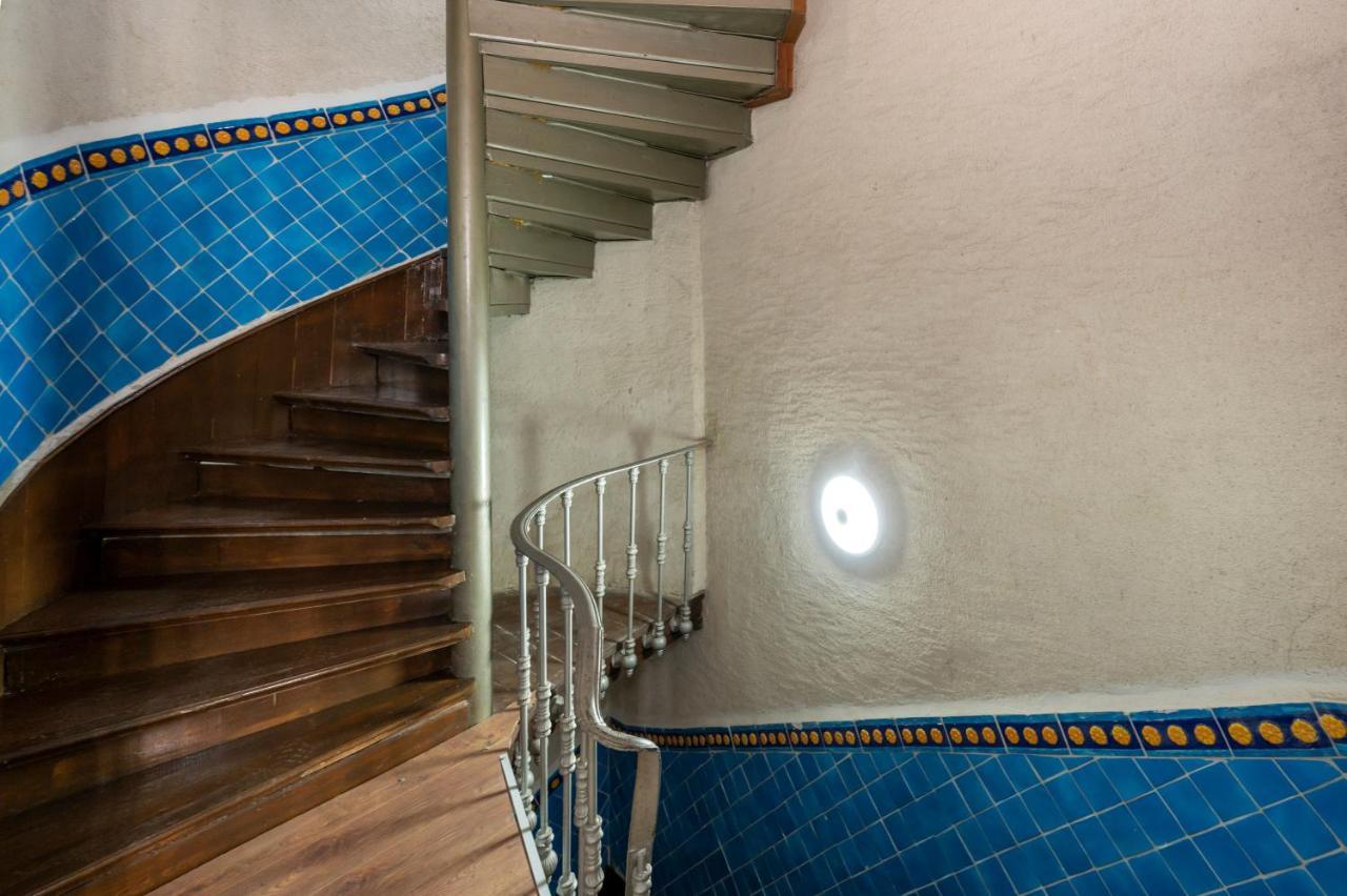 Taksim Antique Hotel Истанбул Екстериор снимка