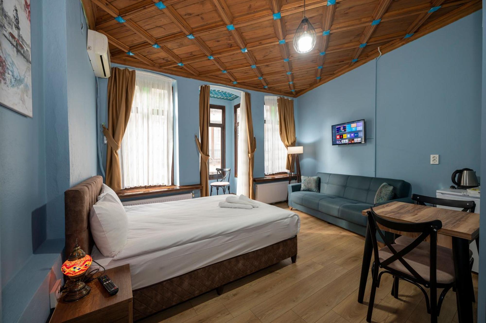 Taksim Antique Hotel Истанбул Екстериор снимка