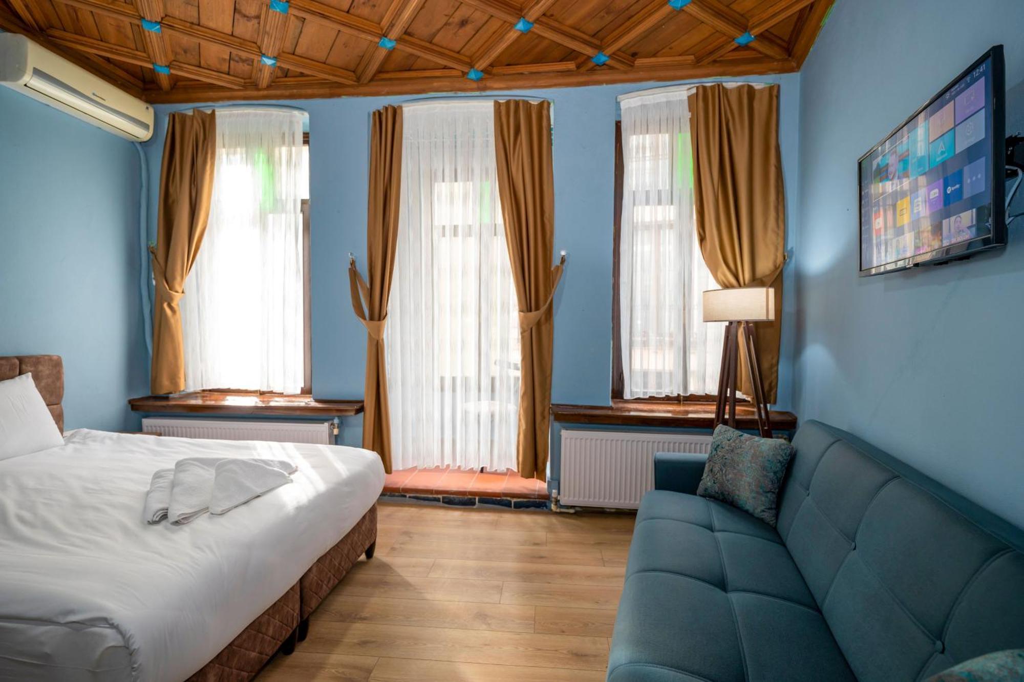 Taksim Antique Hotel Истанбул Екстериор снимка